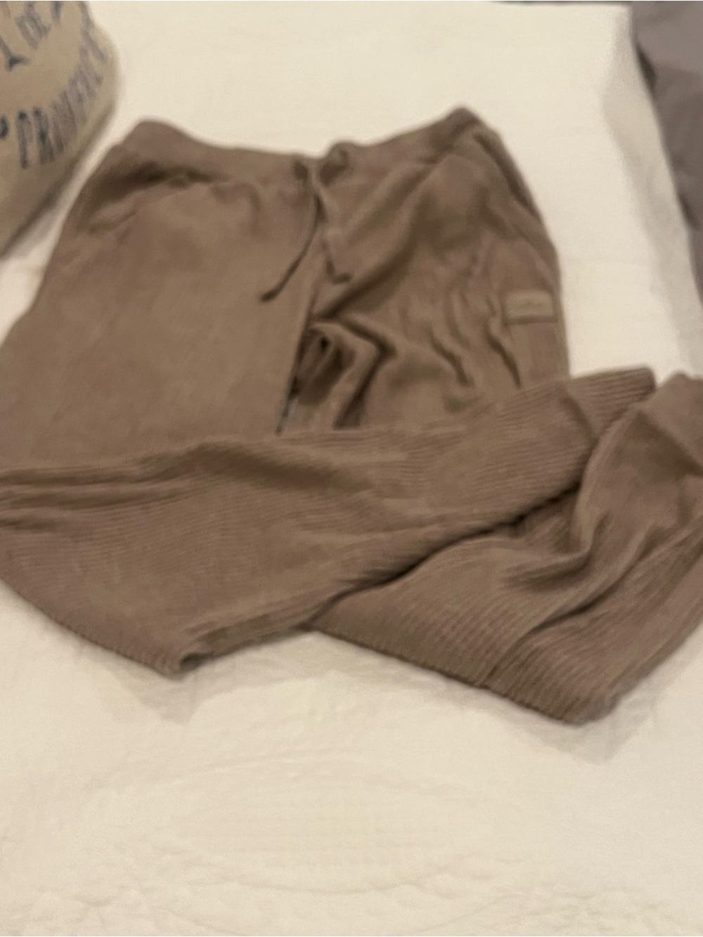 Alo Muse Sweatpant medium - Picture 3 of 13